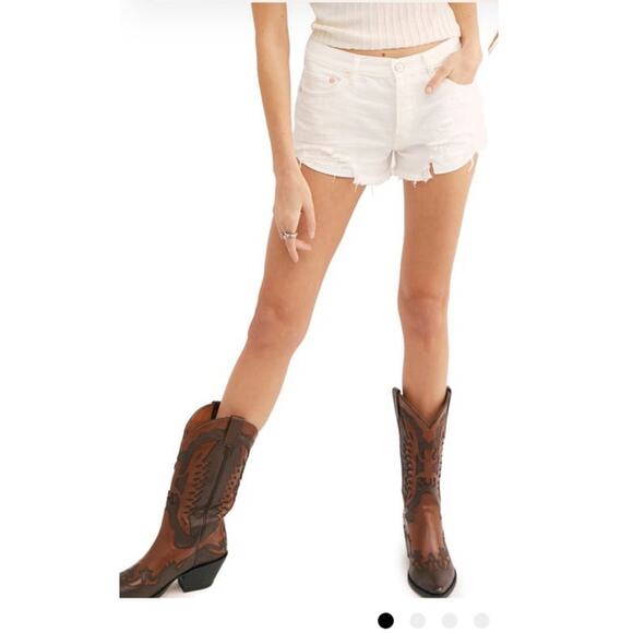 We The Free Pants - NWT We The Free by Free People Women Spring White Distressed Jean Shorts Size 30